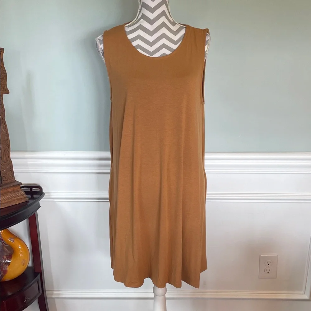 LTX SPORTSWEAR Sleeveless Shift Dress in Warm Camel Size XL